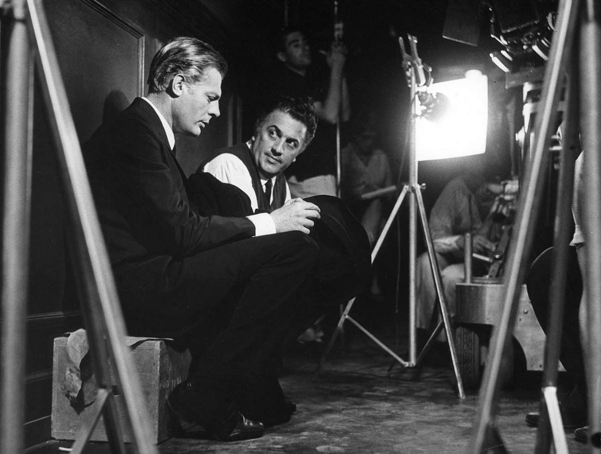Marcello Mastroianni i Federico Fellini na planie filmu